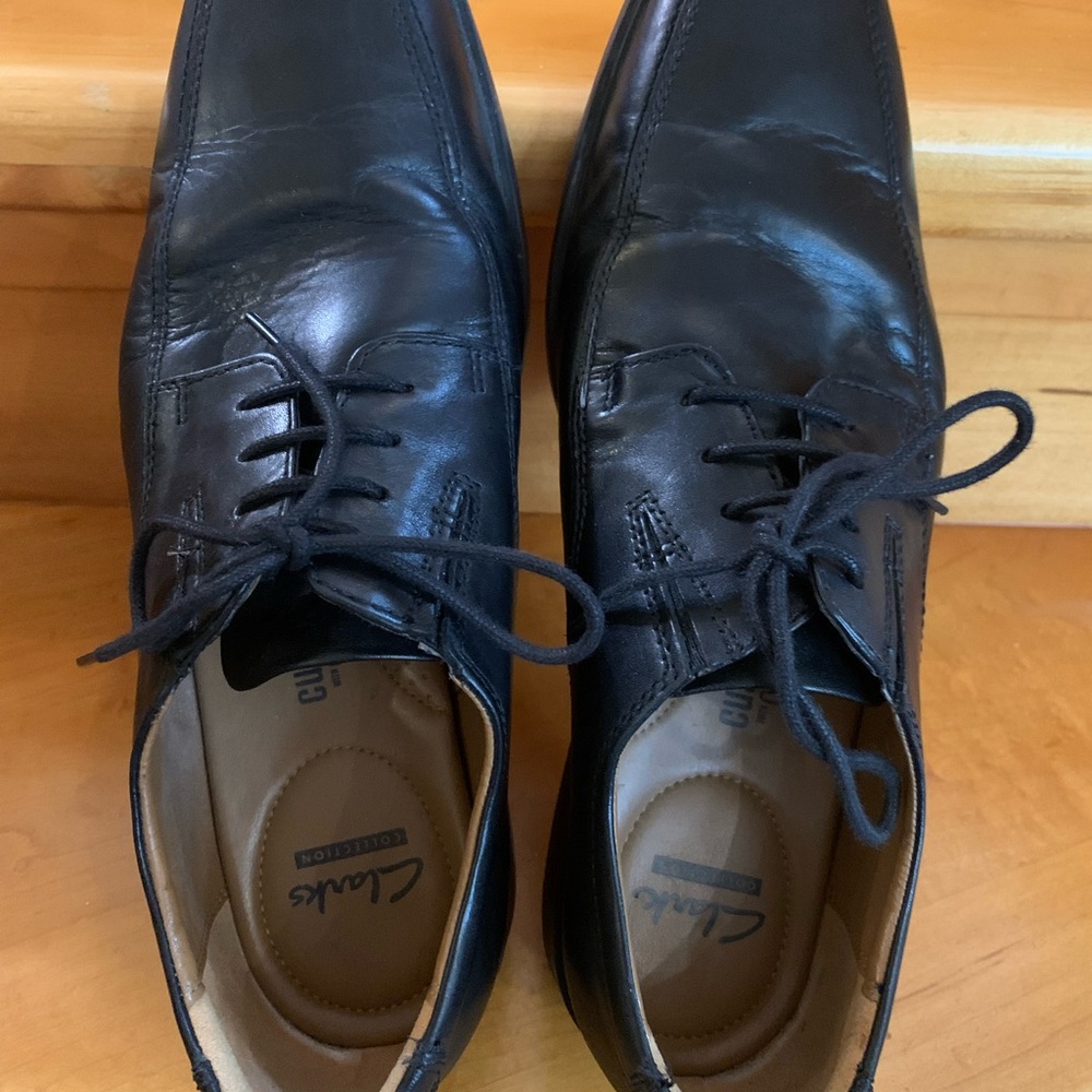 Clarks Men's Classic Black Leather Oxfords